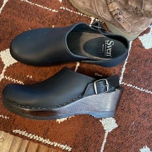 Sven wedge clog, size 37